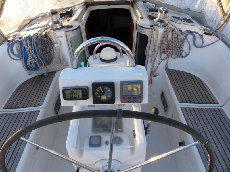 Oceanis 351 - 8.jpg